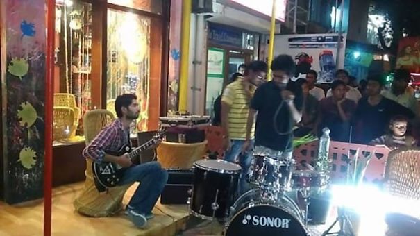 Women Have Opened A Cafe In India For Fellow Victims Of Acid Attacks Women Have Opened A Cafe In India For Fellow Victims Of Acid Attacks