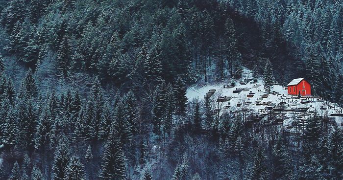 47 Lonely Little Houses To Get Away From This World