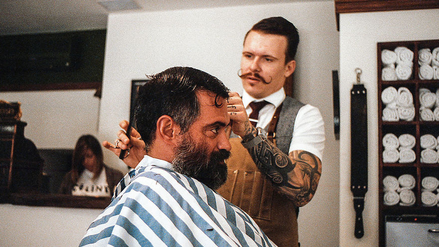 Photographer Shows Life Of Modern Hipies Through Analog Photography