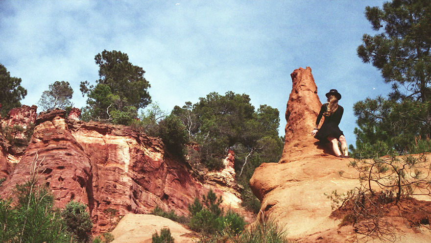 Photographer Shows Life Of Modern Hipies Through Analog Photography