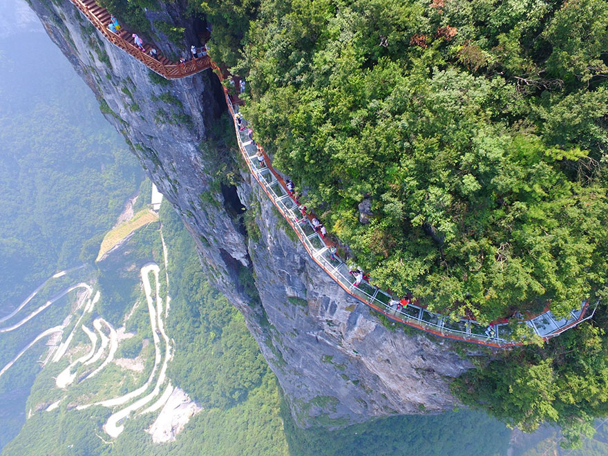 glass-bridge-zhangjiajie-national-forest-park-tianmen-mountain-hunan-china-6 glass-bridge-zhangjiajie-national-forest-park-tianmen-mountain-hunan-china-6