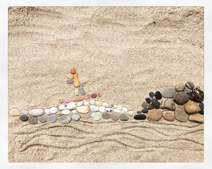 I Create Temporary Beach Mosaics From Things I Find There (Part 2)