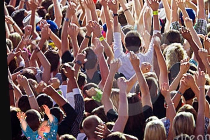 Hilarious Edits Of Baby Playing With Bubbles (15+)