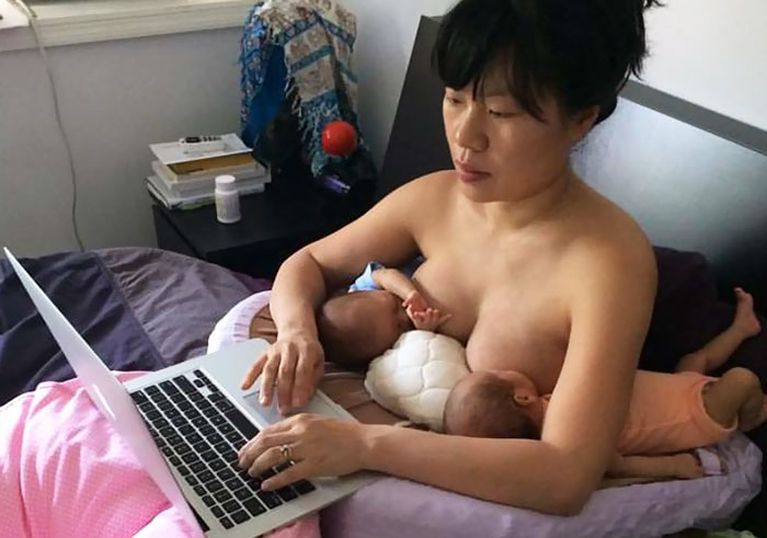 Mom’s Powerful Twin Photo Proves That Motherhood Doesn’t Stop You From Following Your Dreams