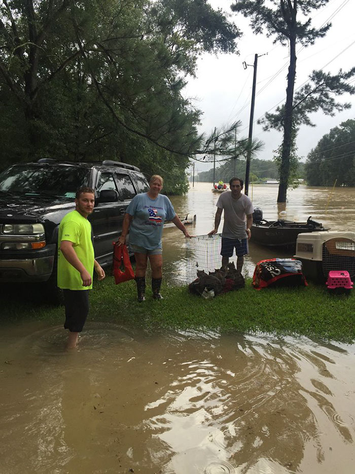 rescue-animals-drowning-louisiana-floods-13