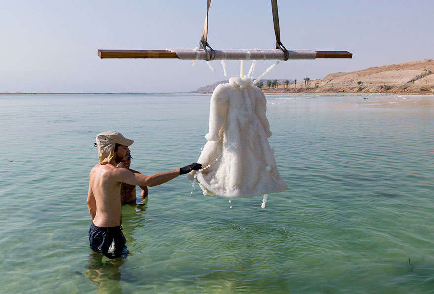 salt-dress-dead-sea-salt-bride-sigalit-landau-4