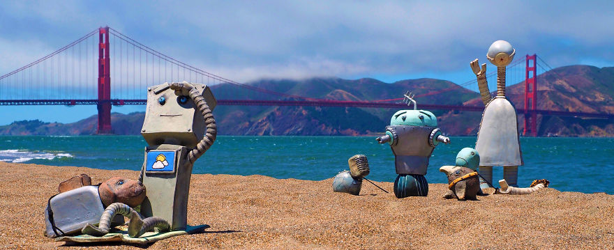 I Wrote, Sculpted, And Photographed A Sad Story About One Of My Ceramic Robots