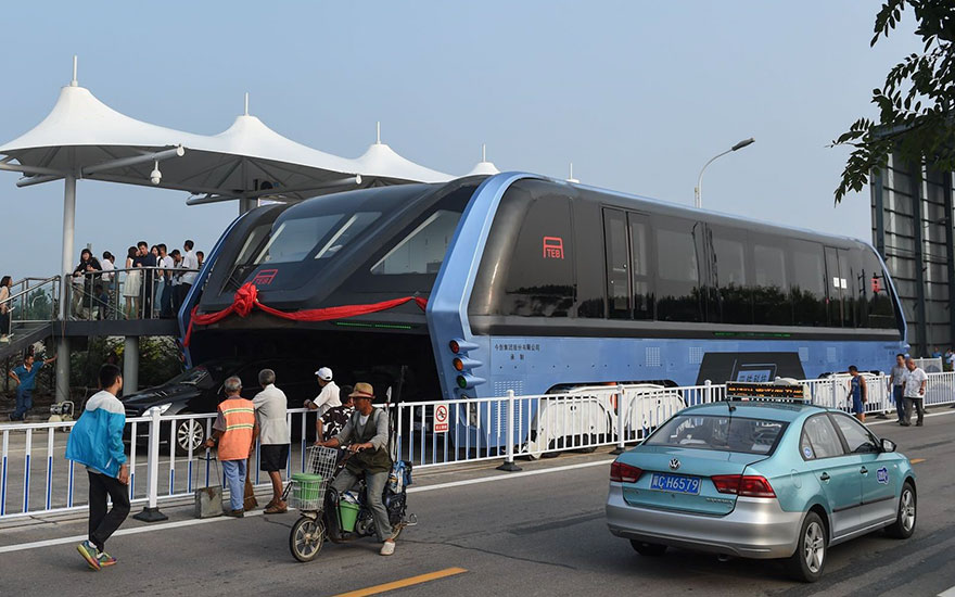 transit-elevated-bus-first-test-ride-qinhuangdao-china-1 transit-elevated-bus-first-test-ride-qinhuangdao-china-1
