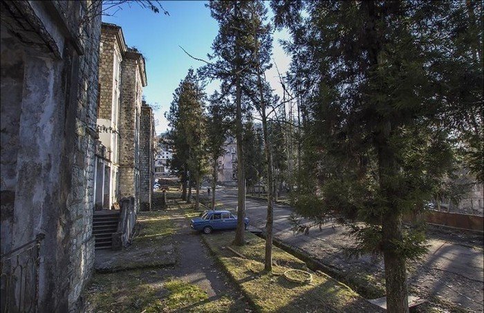 Shocking Photo Session – Forgotten Russian City