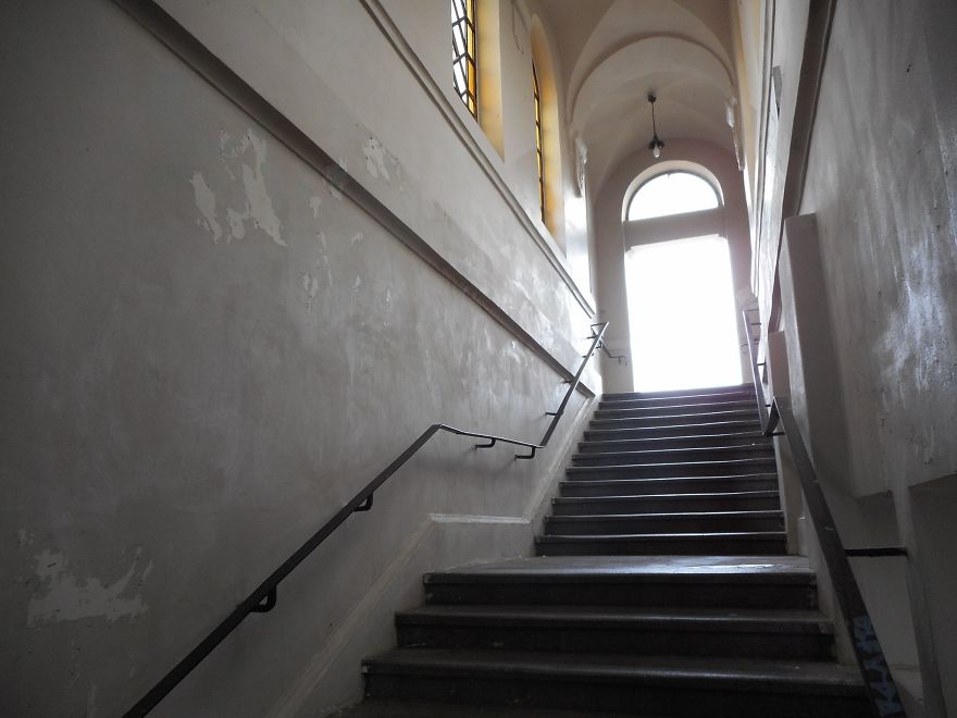 I Made A Photo Session In A Very Strange Place - Emptiness And Loneliness