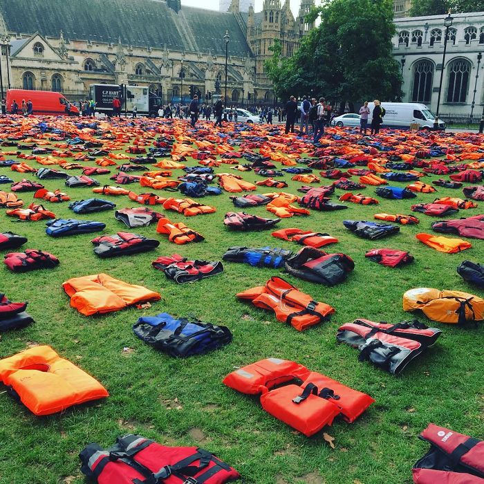 2,500 Life Jackets Lay The Parlament Square In London To Represent The Refugees Who Died Trying To Reach Europe 2,500 Life Jackets Lay The Parlament Square In London To Represent The Refugees Who Died Trying To Reach Europe
