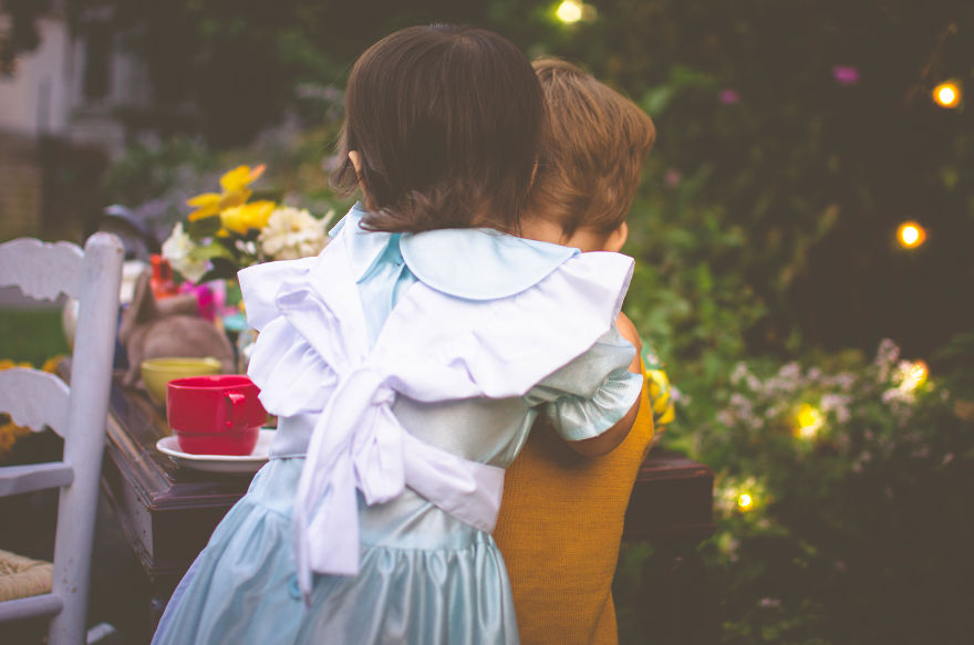 Toddlers' Birthday Photoshoot Alice In Wonderland Style Toddlers' Birthday Photoshoot Alice In Wonderland Style
