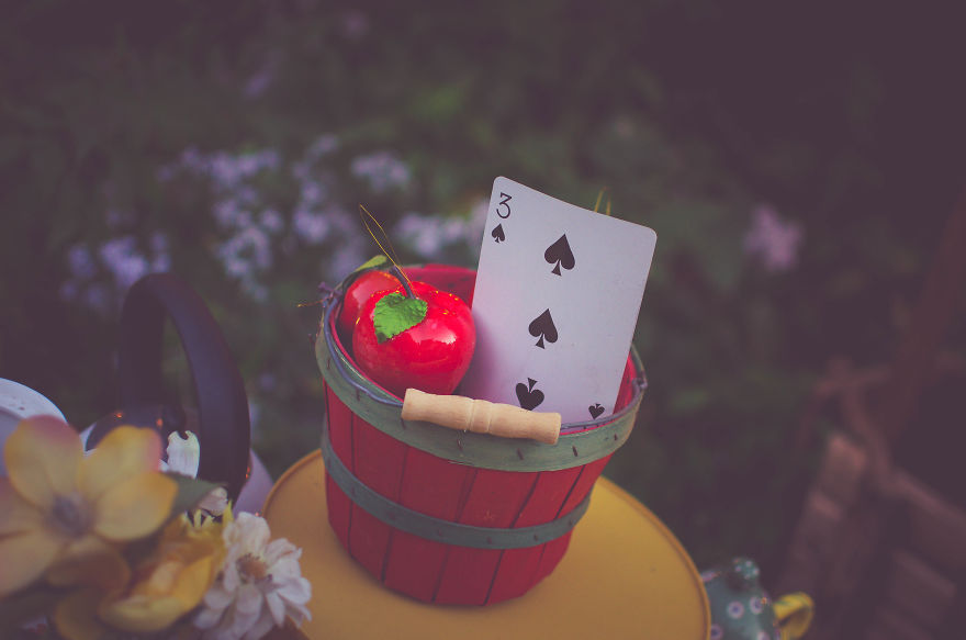 Toddlers' Birthday Photoshoot Alice In Wonderland Style Toddlers' Birthday Photoshoot Alice In Wonderland Style