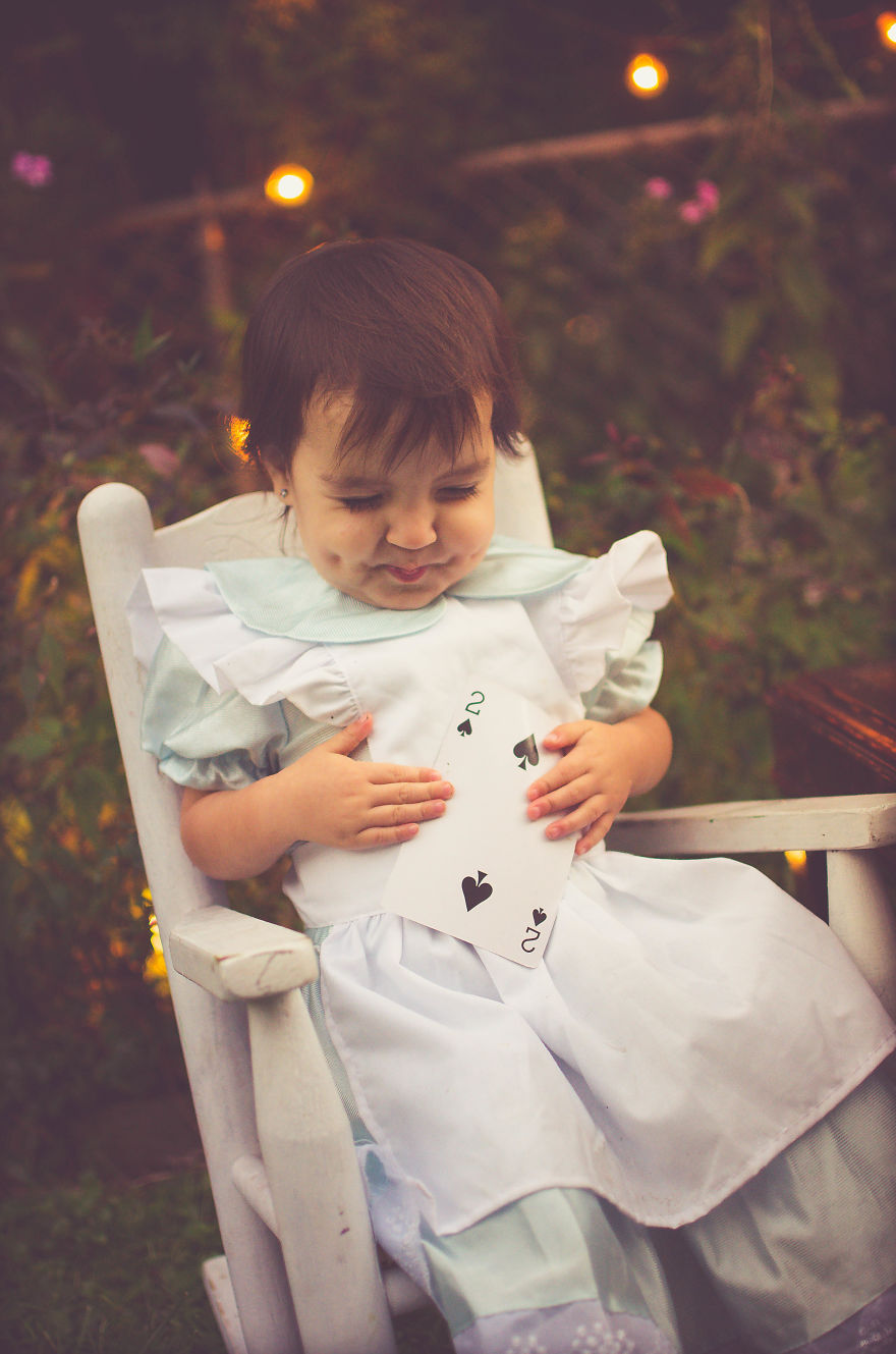 Toddlers' Birthday Photoshoot Alice In Wonderland Style