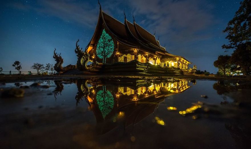 Sirindhorn Temple , The Most Beautiful Temple Can Be Visited At All.