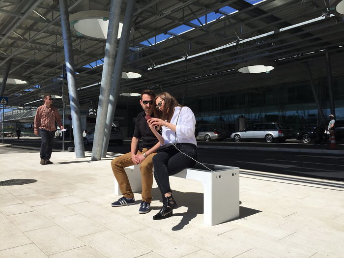 Steora - Solar Smart Bench With Phone Charger And Internet