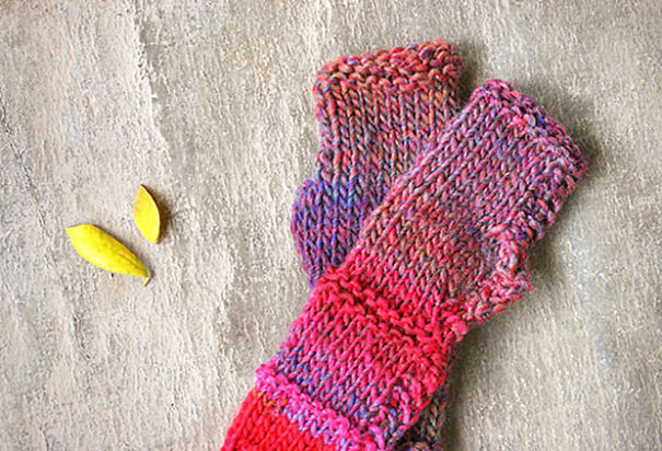 Fun And Colorful Knitted Gloves For Autumn And Winter