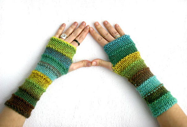 Fun And Colorful Knitted Gloves For Autumn And Winter