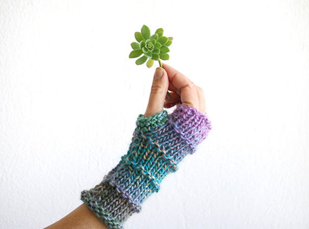 Fun And Colorful Knitted Gloves For Autumn And Winter