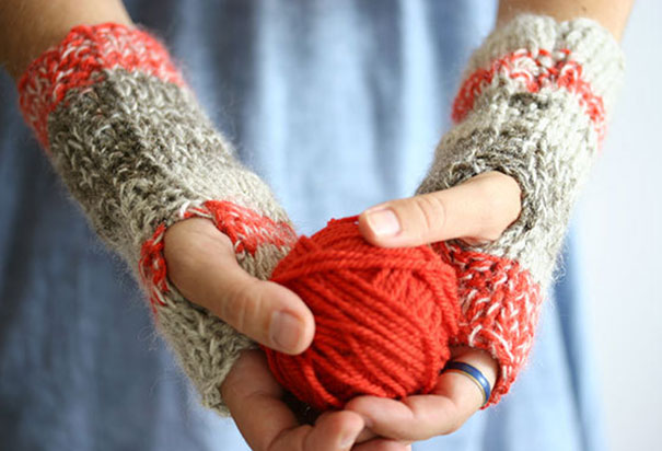 Fun And Colorful Knitted Gloves For Autumn And Winter