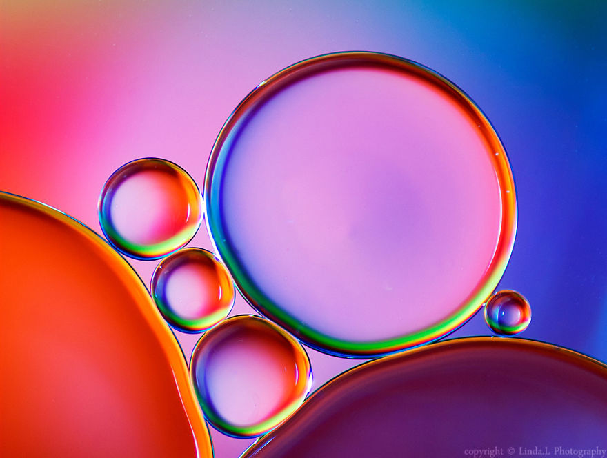 I Use Oil And Water To Photograph Abstract Drops