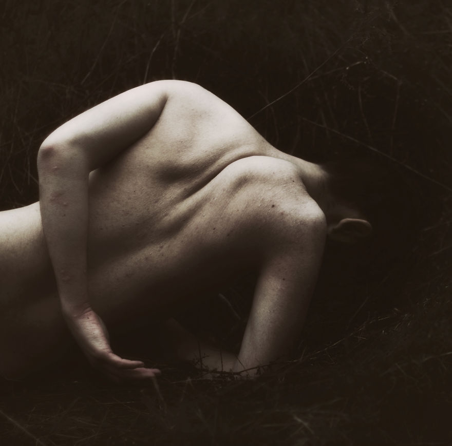 Young Photographer Creates Self-Portraits To Express The Feeling Of Solitude Young Photographer Creates Self-Portraits To Express The Feeling Of Solitude