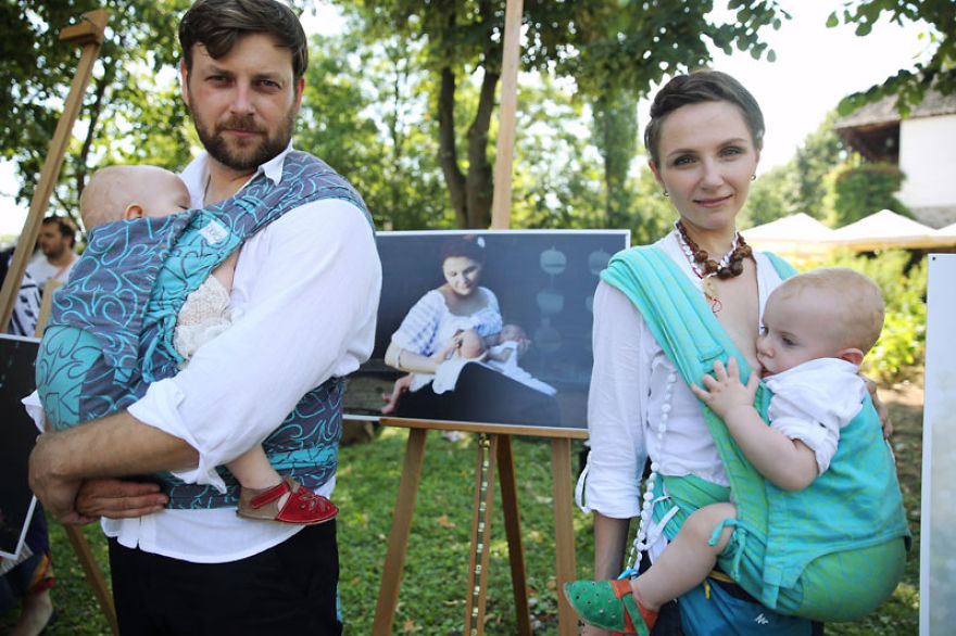 Over 100 Women Started Breastfeeding In Public At A Romanian Museum
