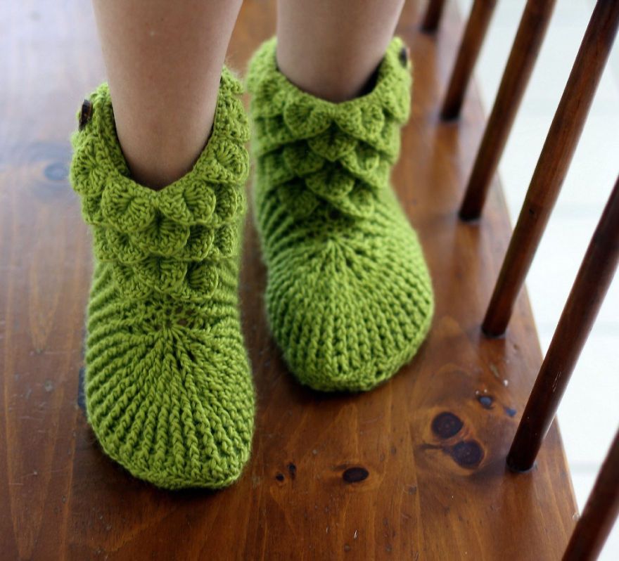 Dragon Slippers With Crochet Scales To Keep Your Toes Warm Because Winter Is Coming