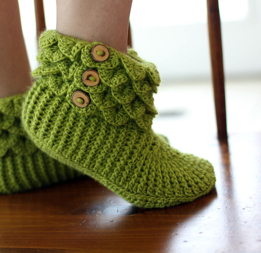 Dragon Slippers With Crochet Scales To Keep Your Toes Warm Because Winter Is Coming Dragon Slippers With Crochet Scales To Keep Your Toes Warm Because Winter Is Coming