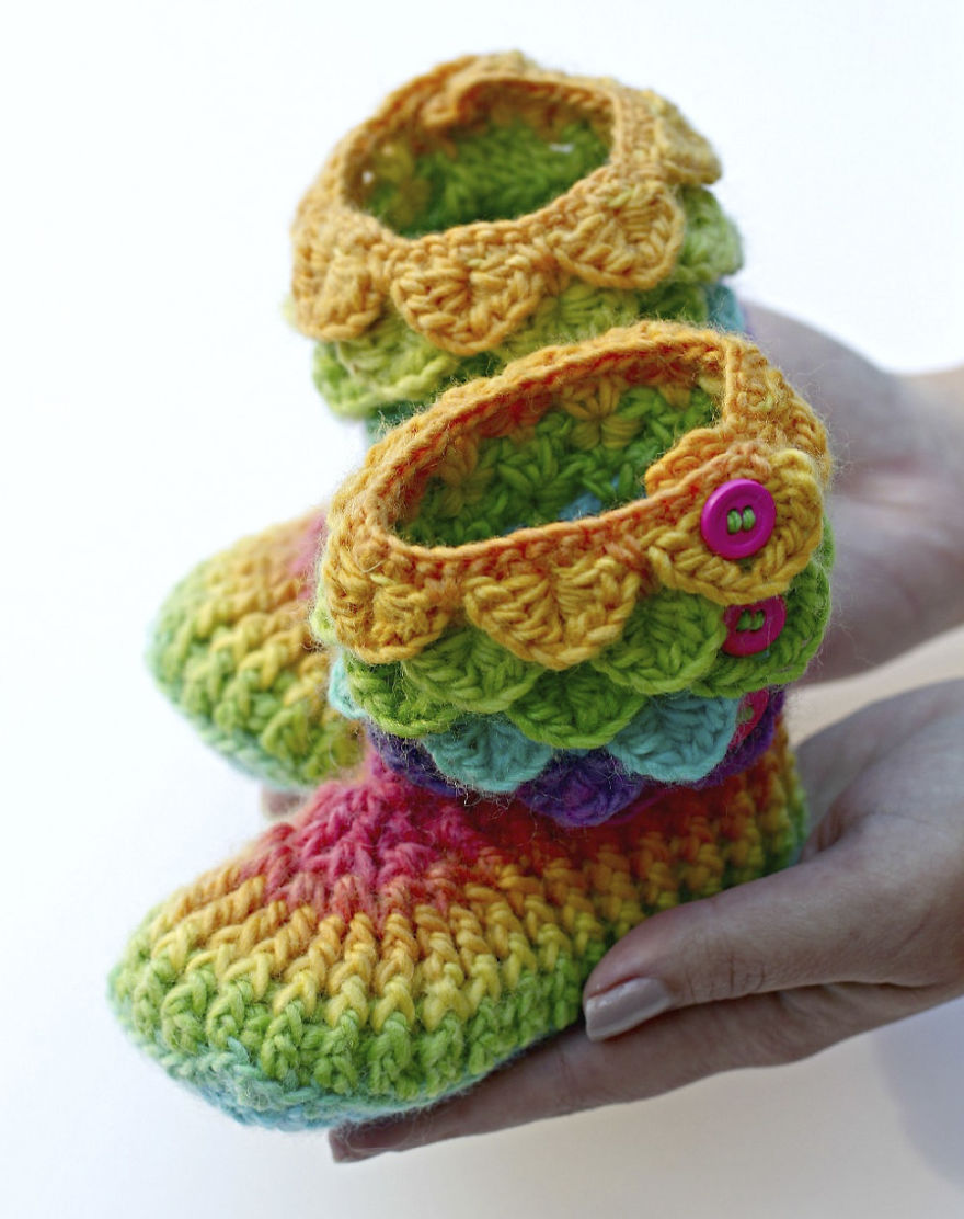 Dragon Slippers With Crochet Scales To Keep Your Toes Warm Because Winter Is Coming
