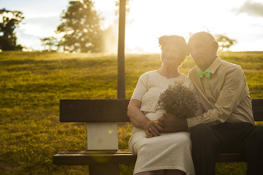 I Photographed An Elderly Couple Getting Married After Spending 55 Years Together