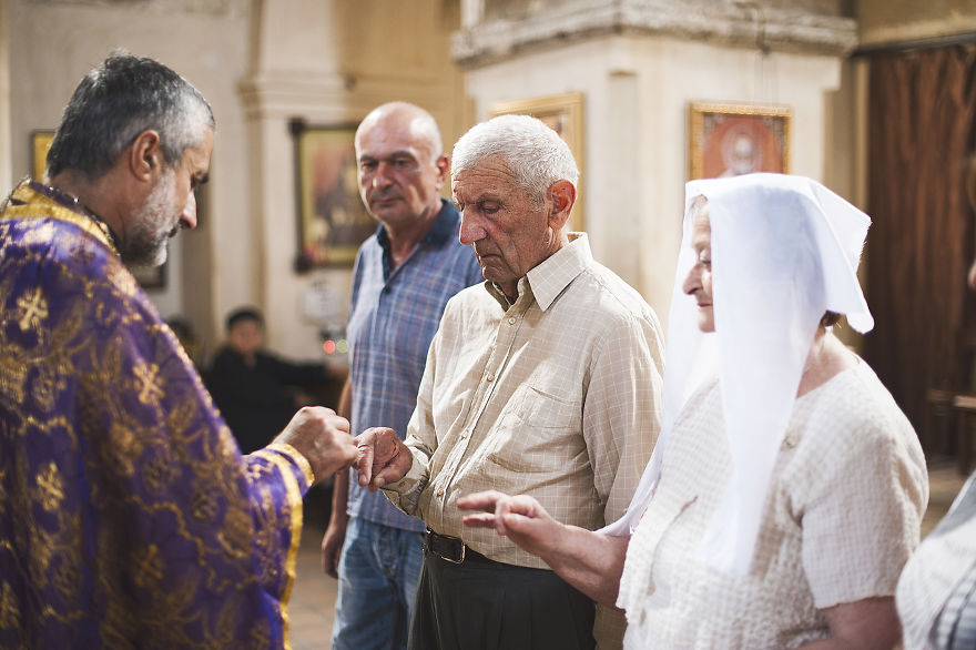 I Photographed An Elderly Couple Getting Married After Spending 55 Years Together