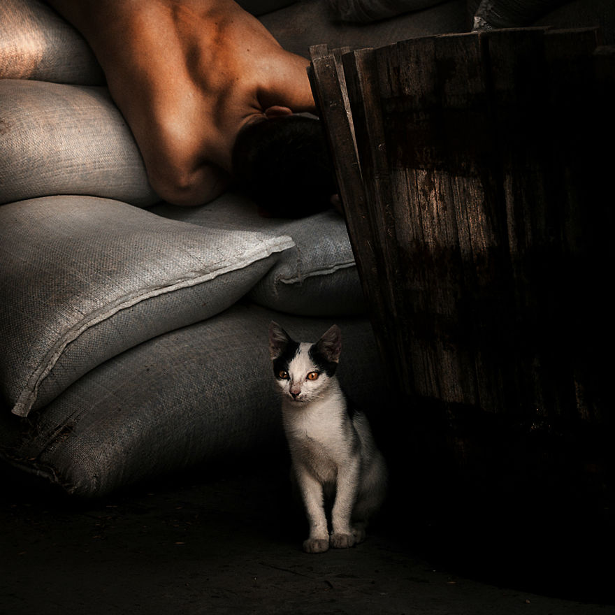 Young Photographer Creates Self-Portraits To Express The Feeling Of Solitude Young Photographer Creates Self-Portraits To Express The Feeling Of Solitude