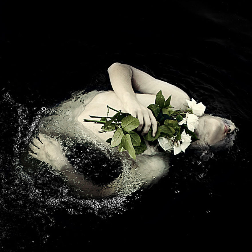 Young Photographer Creates Self-Portraits To Express The Feeling Of Solitude Young Photographer Creates Self-Portraits To Express The Feeling Of Solitude