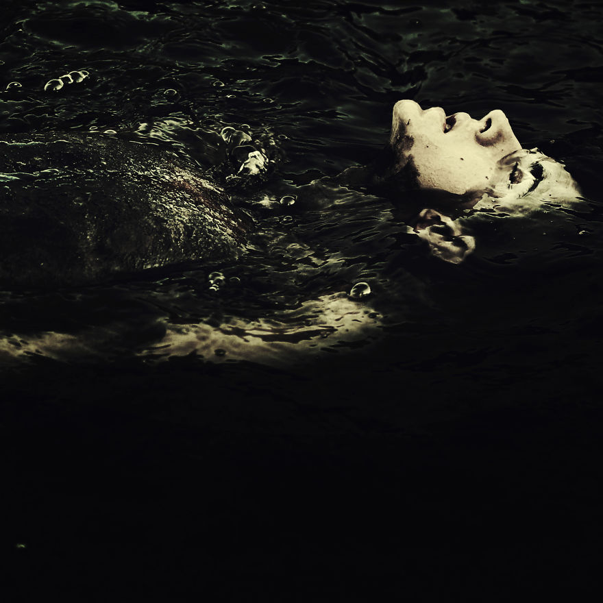 Young Photographer Creates Self-Portraits To Express The Feeling Of Solitude Young Photographer Creates Self-Portraits To Express The Feeling Of Solitude