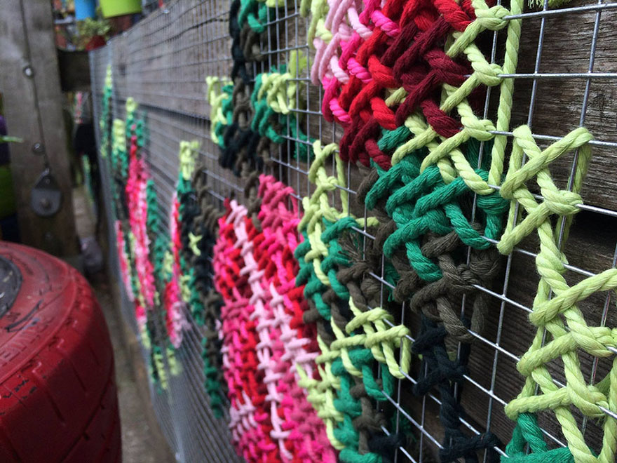 floral-cross-stitch-street-installations-raquel-rodrigo -12