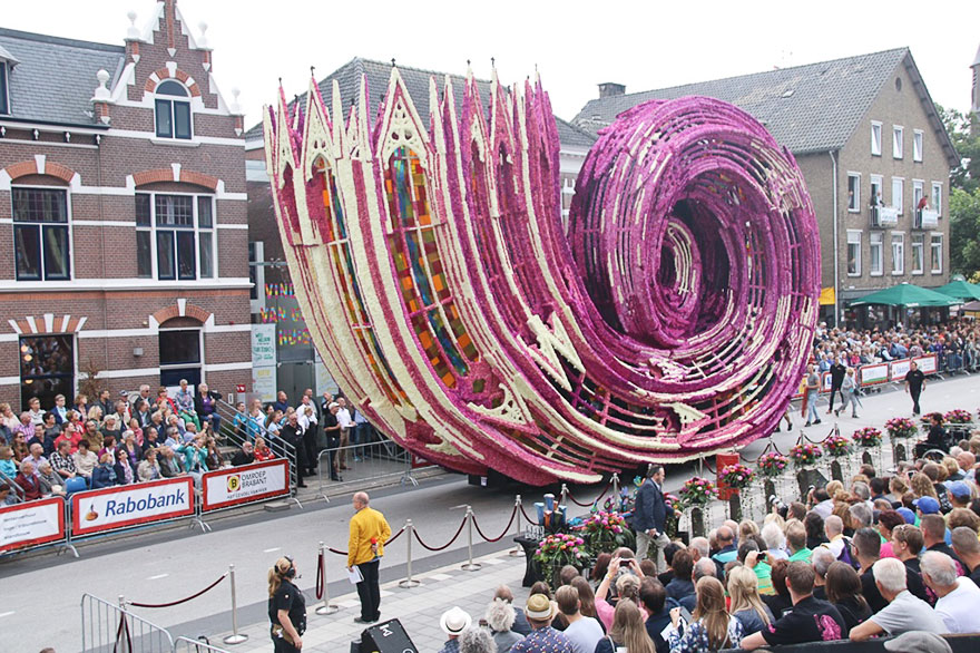 flower-sculpture-parade-corso-zundert-2016-netherlands-3 flower-sculpture-parade-corso-zundert-2016-netherlands-3
