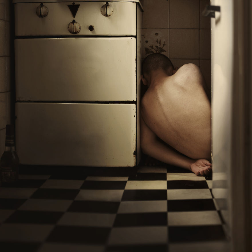 Young Photographer Creates Self-Portraits To Express The Feeling Of Solitude Young Photographer Creates Self-Portraits To Express The Feeling Of Solitude