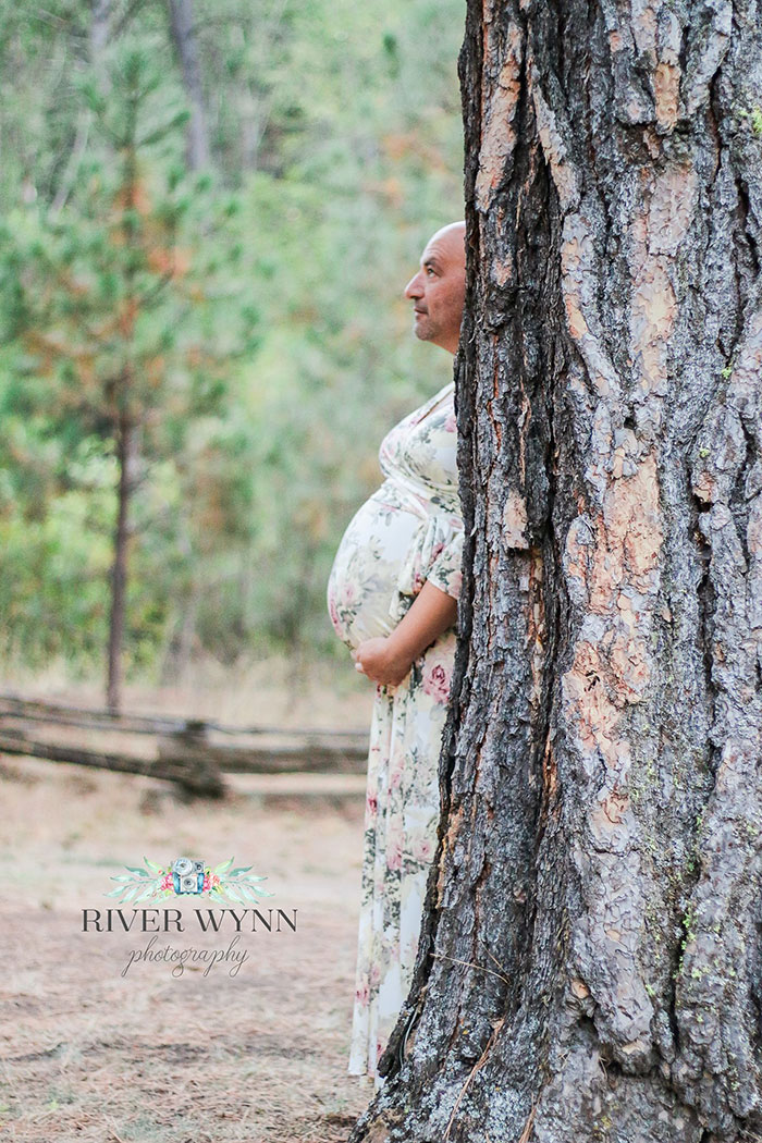 funny-maternity-photoshoot-river-wynn-1 funny-maternity-photoshoot-river-wynn-1