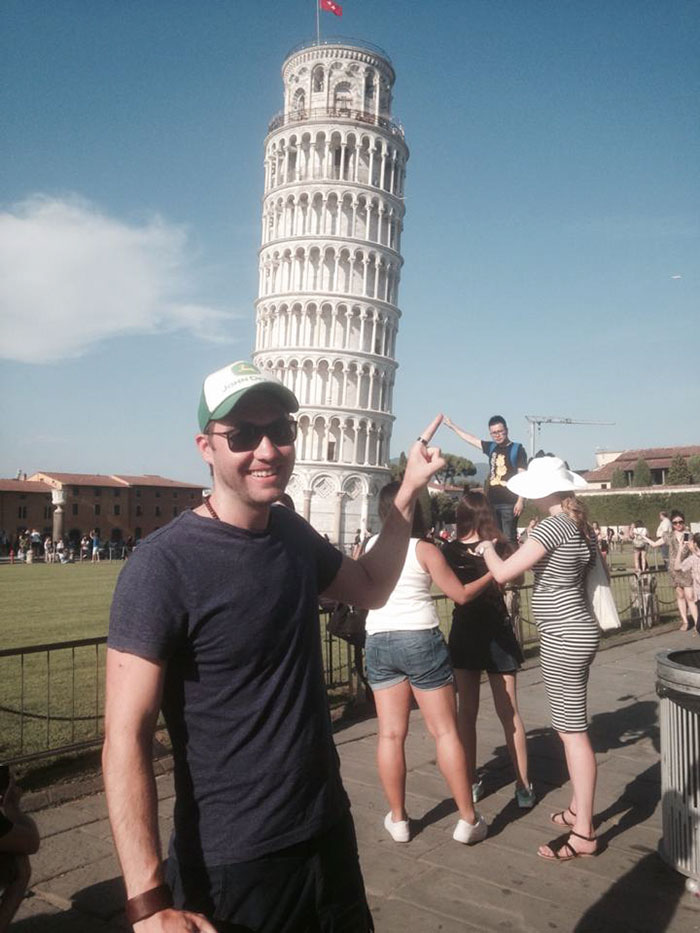funny-tourists-leaning-tower-of-pisa-1 funny-tourists-leaning-tower-of-pisa-1