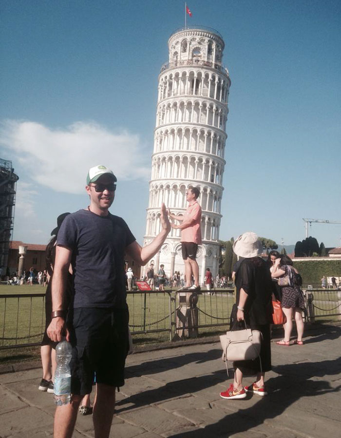 funny-tourists-leaning-tower-of-pisa-5 funny-tourists-leaning-tower-of-pisa-5