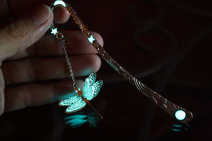 glow-in-the-dark-bookmarks-manon-richard-34 glow-in-the-dark-bookmarks-manon-richard-34