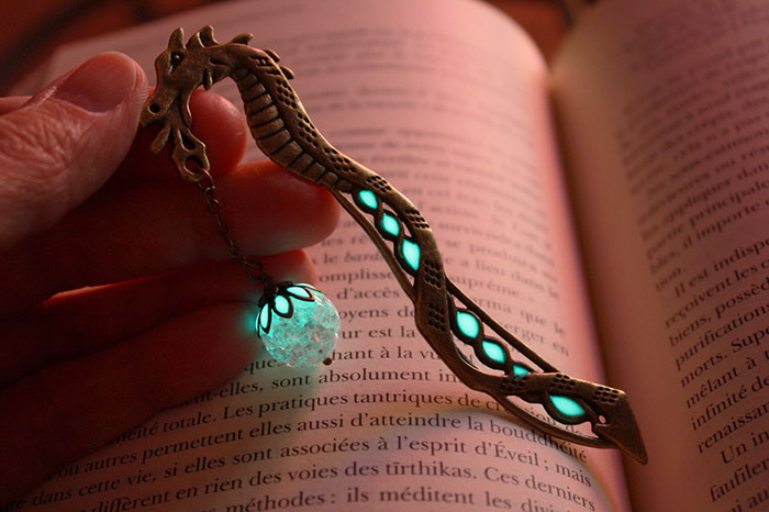 glow-in-the-dark-bookmarks-manon-richard-8