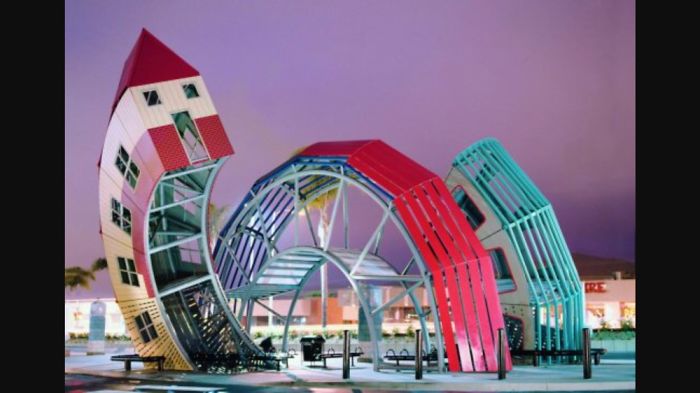 This Is "bus Home" In Ventura, California. It's A Bus Stop. Locals Say It Was A Waste Of Money.