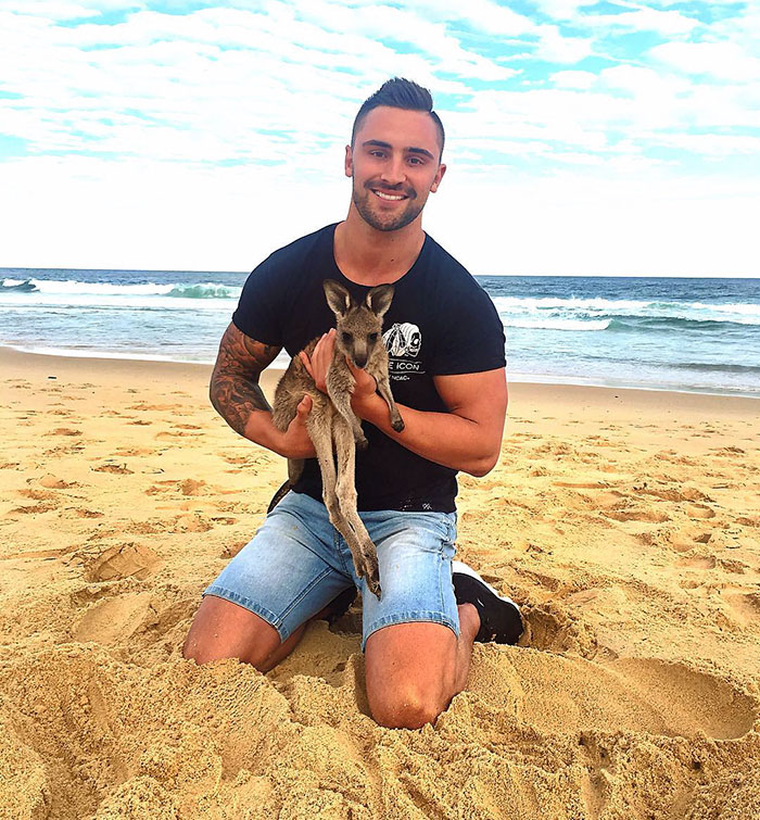 man-kangaroo-friendship-jackson-odoherty-1