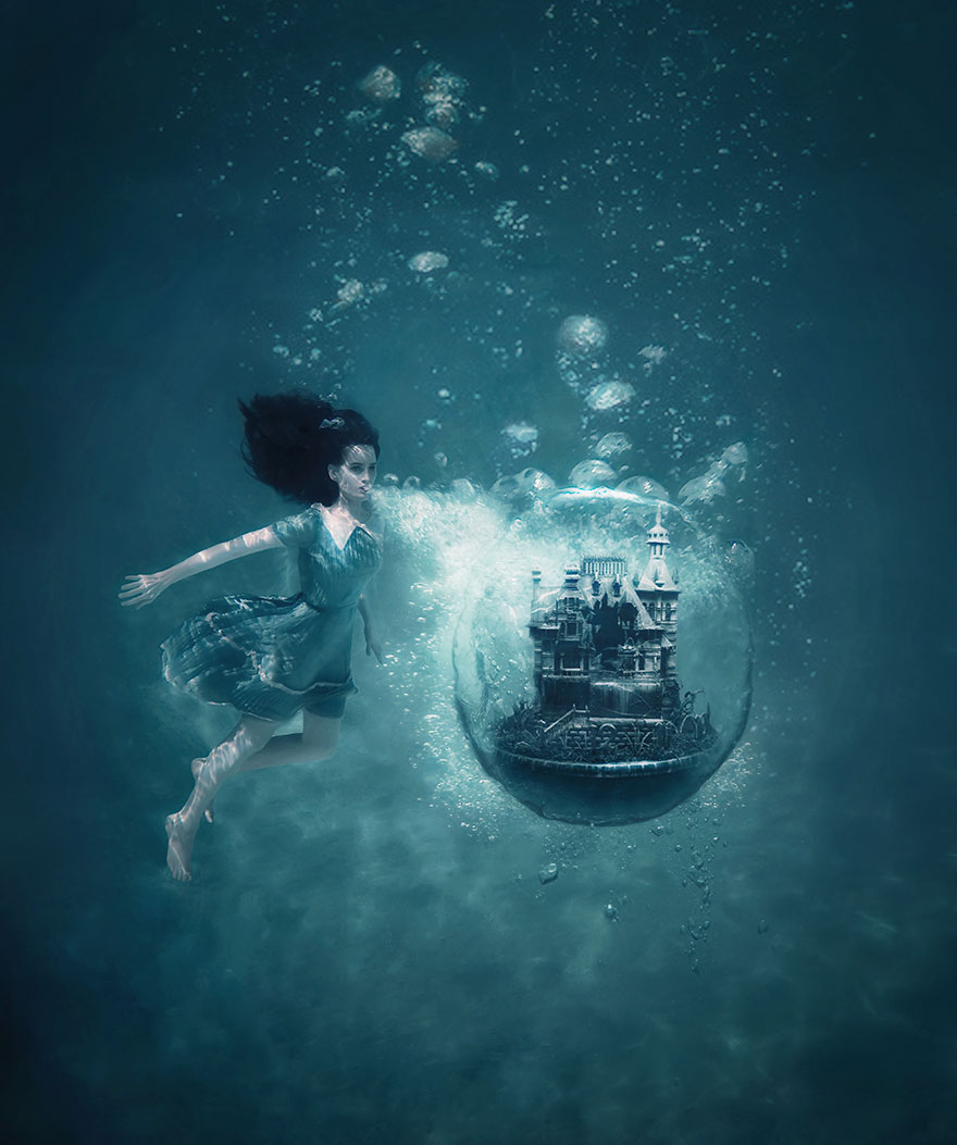 miss-peregrine-gingerbread-house-christine-mcconnell-2 miss-peregrine-gingerbread-house-christine-mcconnell-2