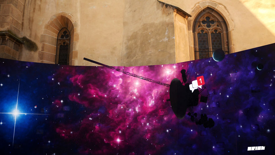 I Painted A 180° Panoramic Mural As A Tribute Celebrating The 39th Anniversary Of Nasa's Voyager 1 Spacecraft