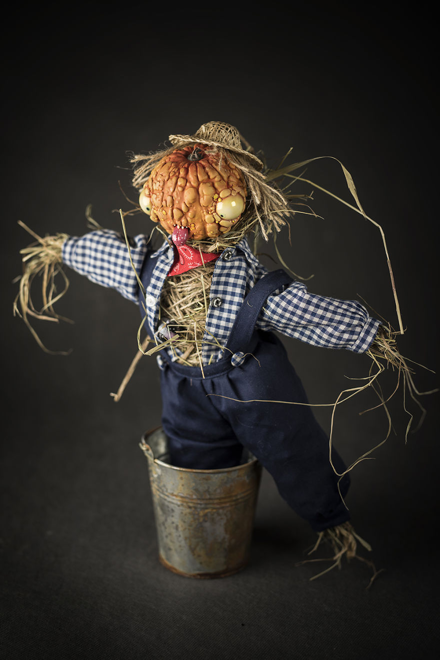 We Made Creepy Pumpkins And Scarecrows For Halloween