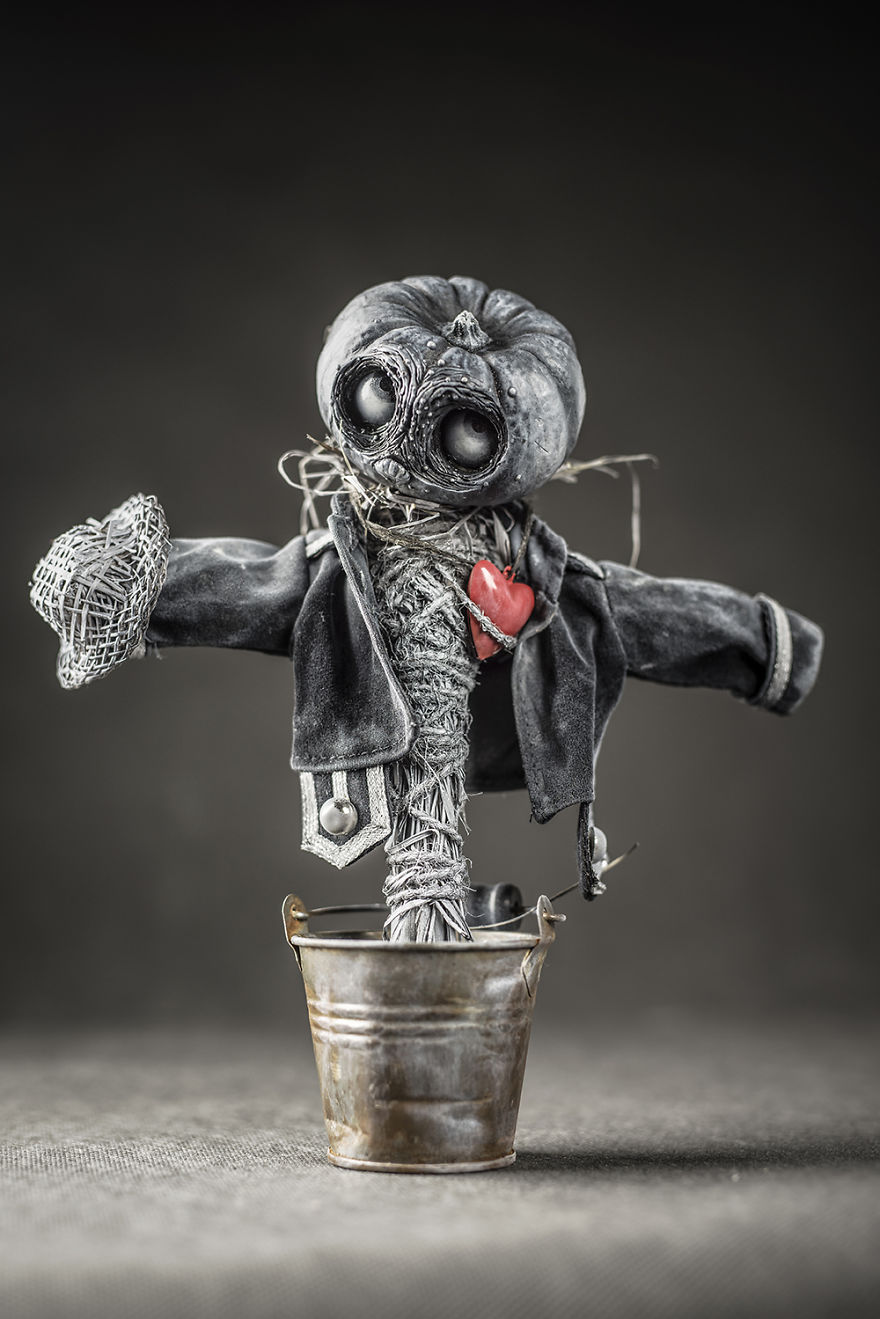 We Made Creepy Pumpkins And Scarecrows For Halloween