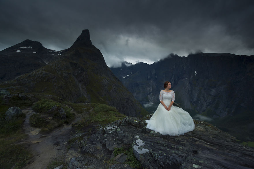I Photographed My Wife In Her Wedding Dress During Our 45-Day Trip In The Most Beautiful Places In Norway I Photographed My Wife In Her Wedding Dress During Our 45-Day Trip In The Most Beautiful Places In Norway